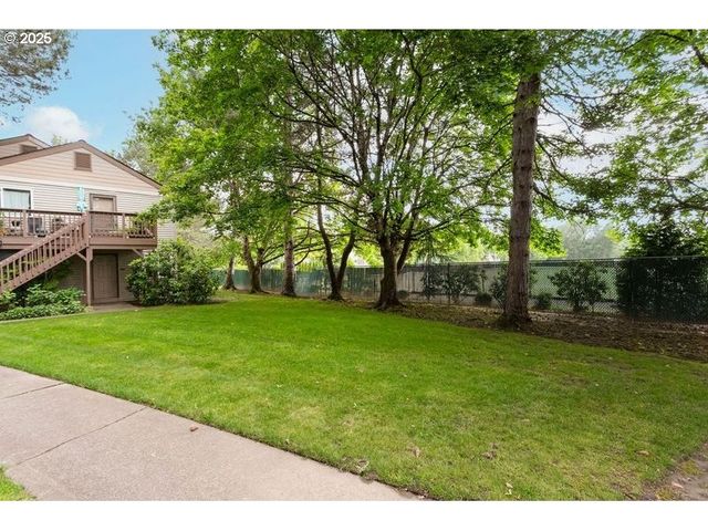 12062 Sw CONESTOGA Dr, Beaverton, OR 97008