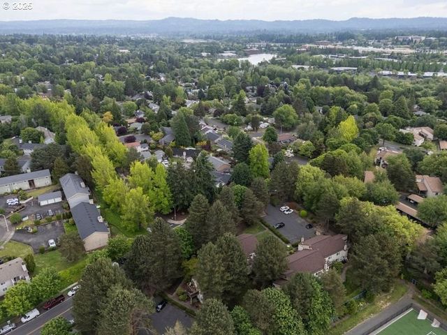 12062 Sw CONESTOGA Dr, Beaverton, OR 97008