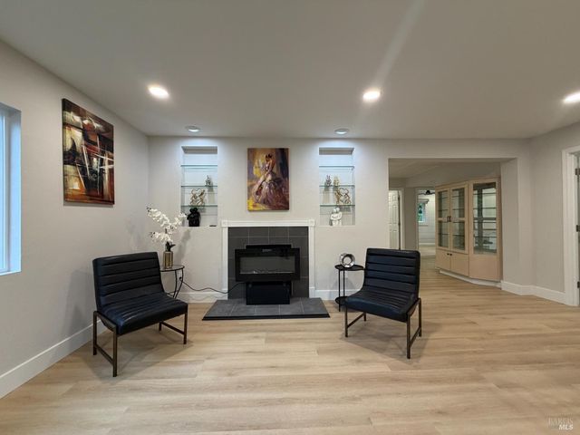 16344 5th St, Guerneville, CA 95446