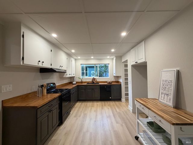 16344 5th St, Guerneville, CA 95446