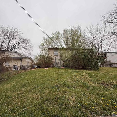 909 SE 35th TER, Topeka, KS 66605