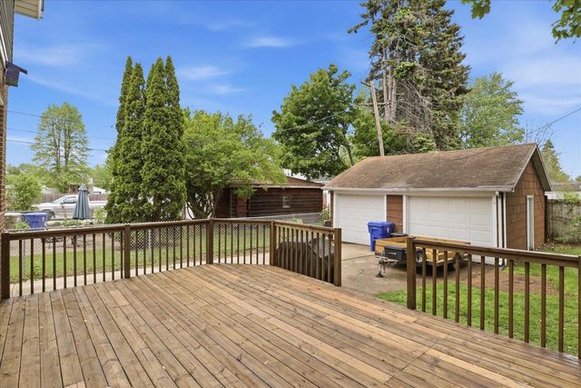 7315 10th AVENUE, Kenosha, WI 53143