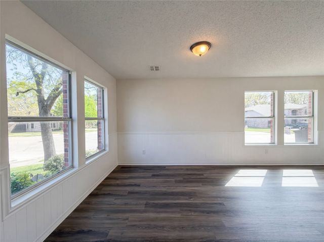 2501 Avalon Creek Way, Mckinney, TX 75071