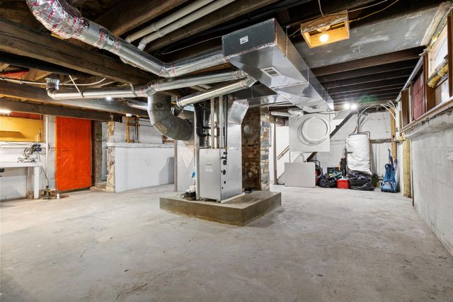 1510 SILVER Lane, Carter Lake, IA 51510