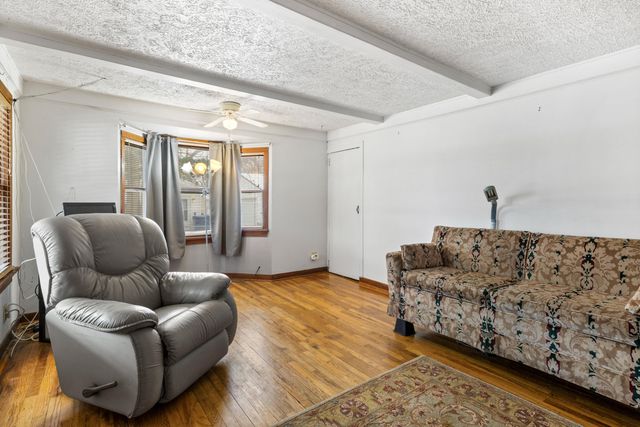 1510 SILVER Lane, Carter Lake, IA 51510