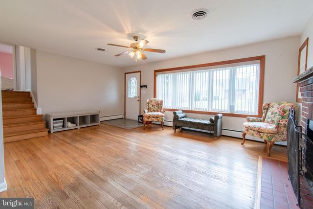 3911 SUNSET DR, Hampstead, MD 21074
