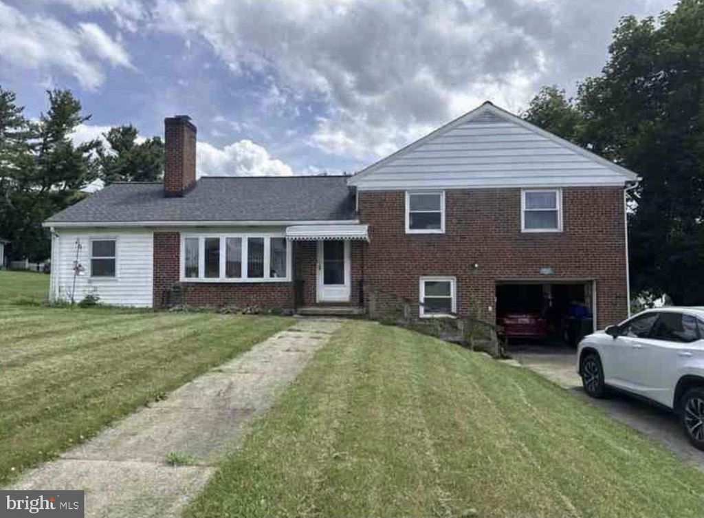3911 SUNSET DR, Hampstead, MD 21074