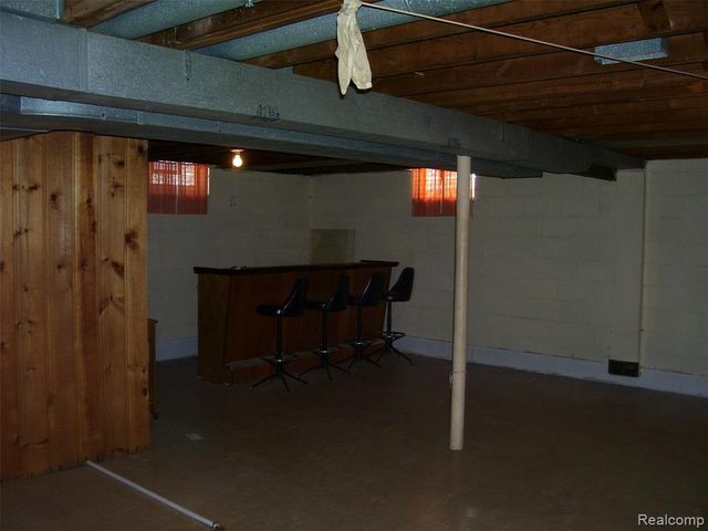 7300 Weingartz, Center Line, MI 48015