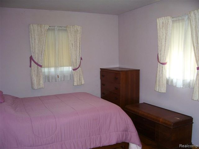 7300 Weingartz, Center Line, MI 48015