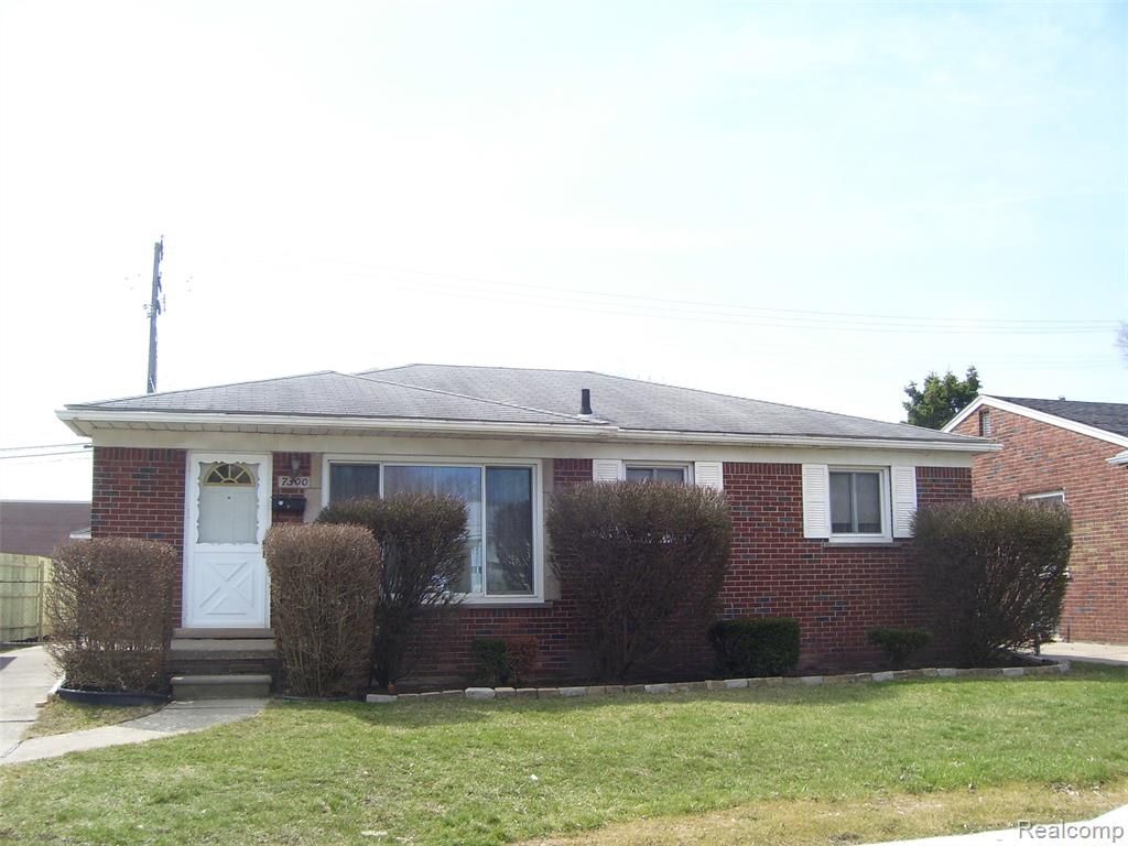 7300 Weingartz, Center Line, MI 48015