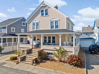 79 F St, Hull, MA 02045