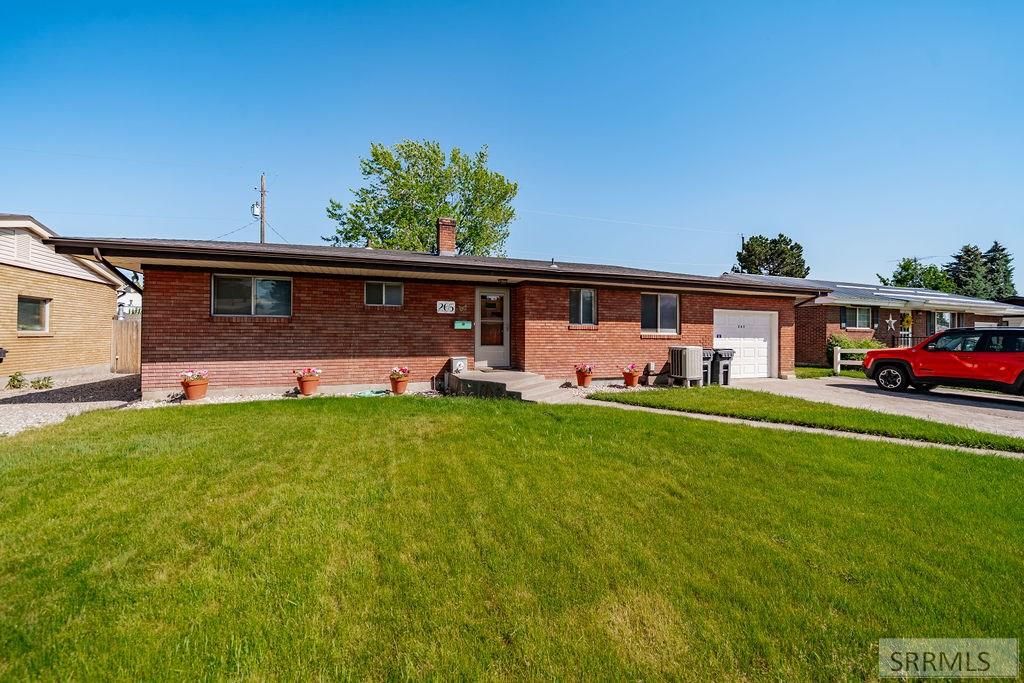 Image 2 of property listing at 265 Lincoln Drive, Idaho Falls, ID 83401