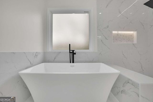 3 Highland Park Lane NE, Atlanta, GA 30306