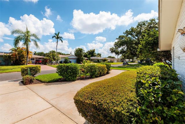 6782 14TH AVENUE N, St Petersburg, FL 33710