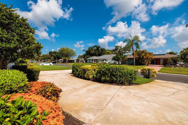 6782 14TH AVENUE N, St Petersburg, FL 33710