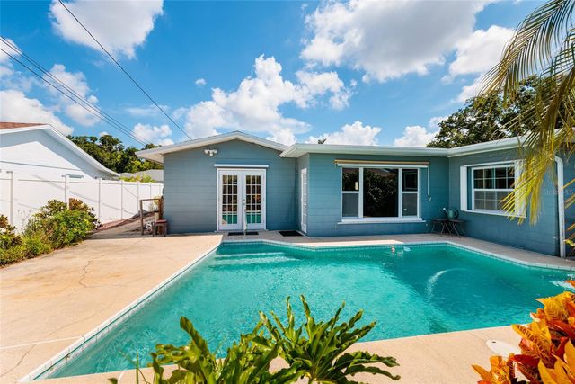 6782 14TH AVENUE N, St Petersburg, FL 33710