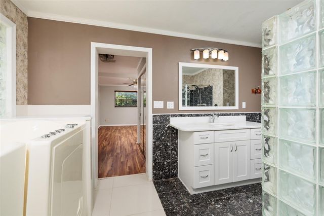 6782 14TH AVENUE N, St Petersburg, FL 33710