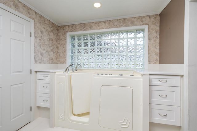 6782 14TH AVENUE N, St Petersburg, FL 33710