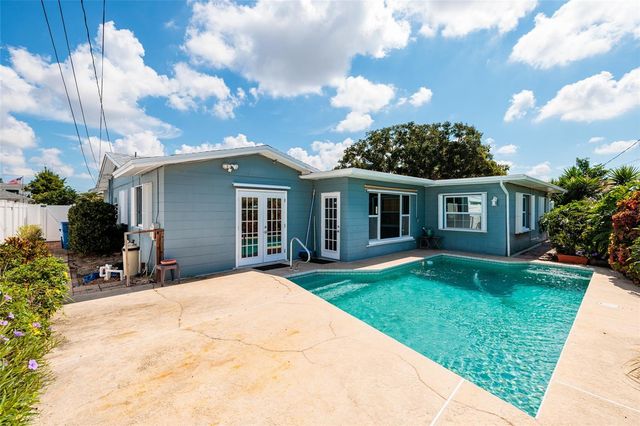 6782 14TH AVENUE N, St Petersburg, FL 33710