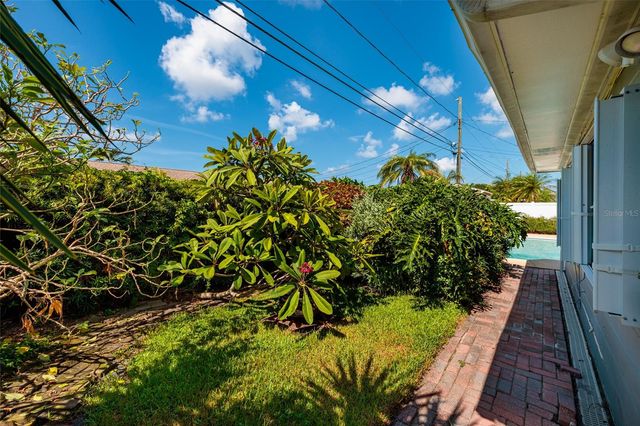 6782 14TH AVENUE N, St Petersburg, FL 33710