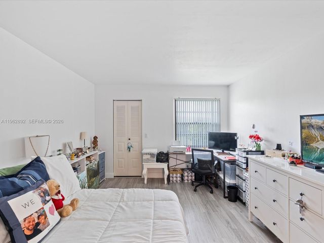 13250 SW 7th Ct 317L, Pembroke Pines, FL 33027