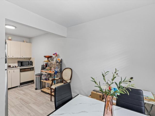 13250 SW 7th Ct 317L, Pembroke Pines, FL 33027