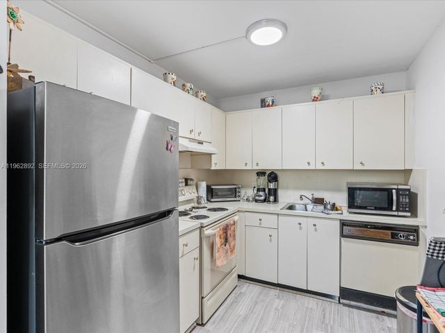 13250 SW 7th Ct 317L, Pembroke Pines, FL 33027