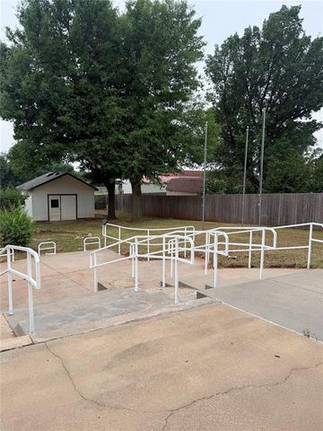 1746 W David Drive, Mustang, OK 73064