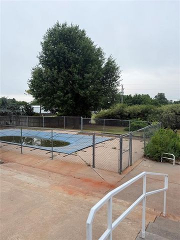 1746 W David Drive, Mustang, OK 73064