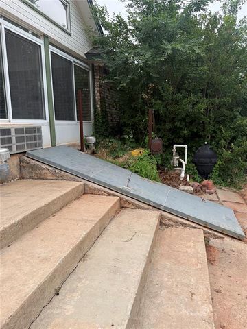 1746 W David Drive, Mustang, OK 73064
