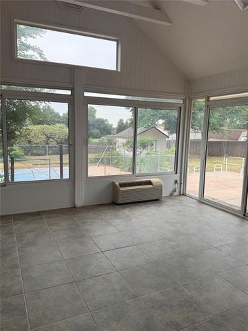 1746 W David Drive, Mustang, OK 73064