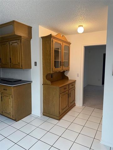 1746 W David Drive, Mustang, OK 73064