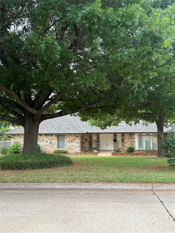 1746 W David Drive, Mustang, OK 73064