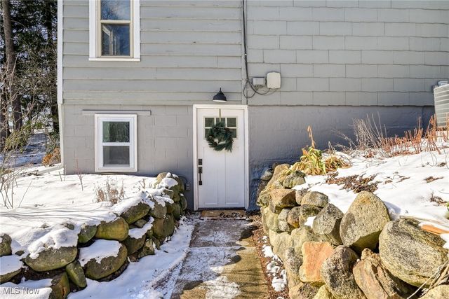 349 E Mennonite Road, Aurora, OH 44202