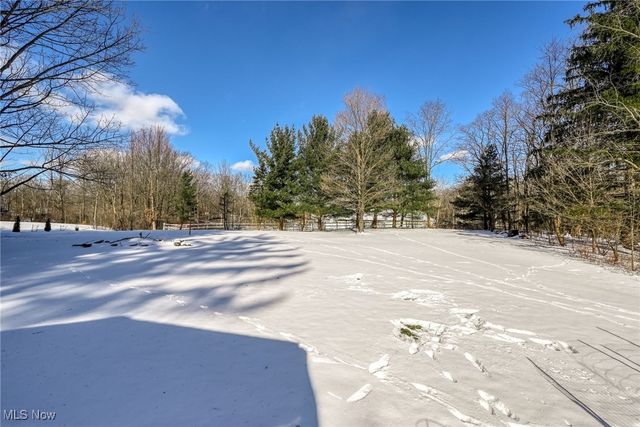 349 E Mennonite Road, Aurora, OH 44202