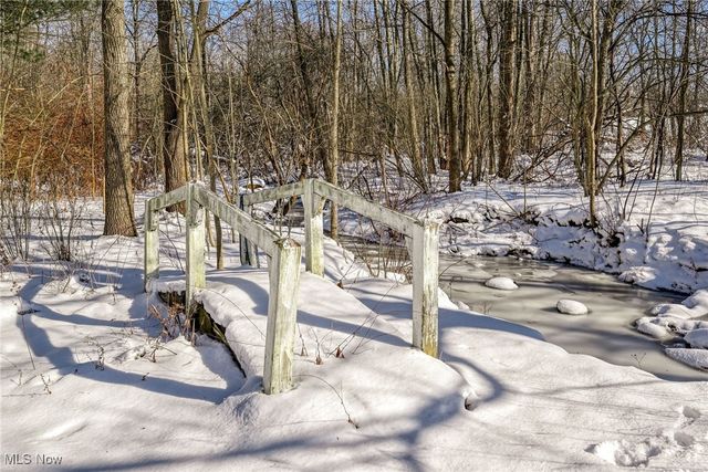 349 E Mennonite Road, Aurora, OH 44202