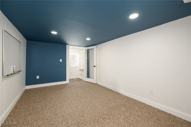 349 E Mennonite Road, Aurora, OH 44202