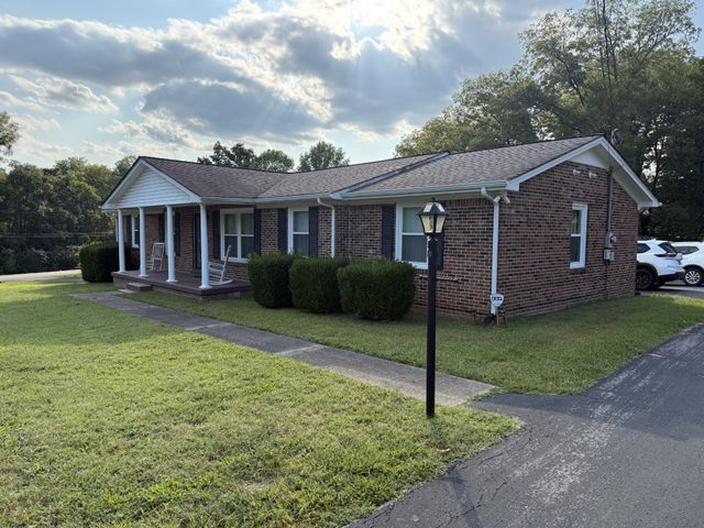 605 Crestland Dr, Columbia, TN 38401
