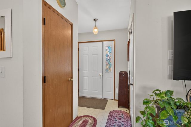 27215 Manor Place NW, Stanwood, WA 98292