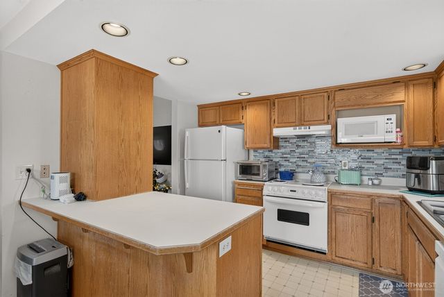 27215 Manor Place NW, Stanwood, WA 98292