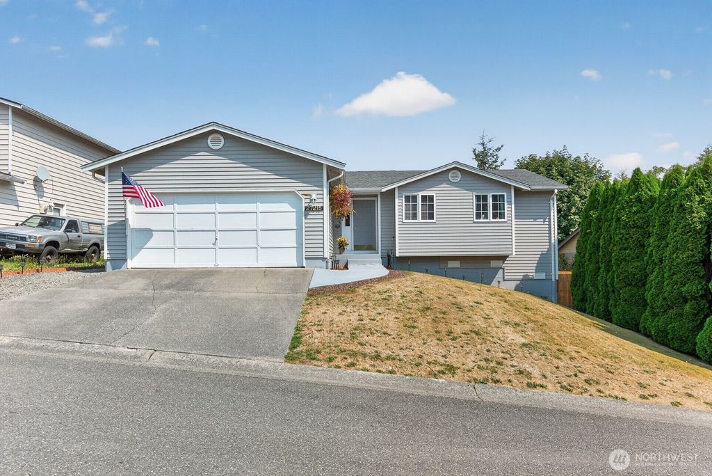 27215 Manor Place NW, Stanwood, WA 98292