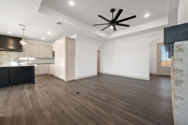 1426 15th Street, Shallowater, TX 79363