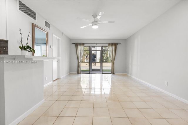 3040 NE 16th Avenue 104, Oakland Park, FL 33334