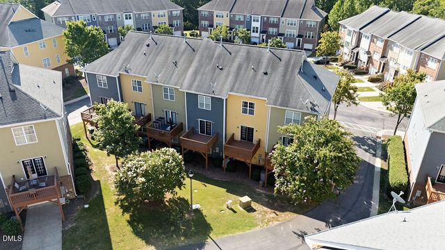 1043 Summerhouse Road, Cary, NC 27519