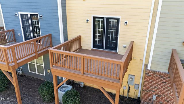 1043 Summerhouse Road, Cary, NC 27519