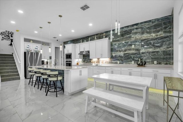 5609 CLEARWATER COURT, Lakewood Ranch, FL 34211