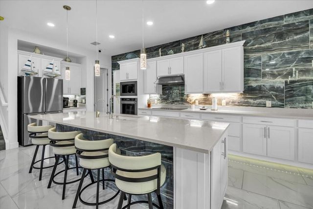 5609 CLEARWATER COURT, Lakewood Ranch, FL 34211