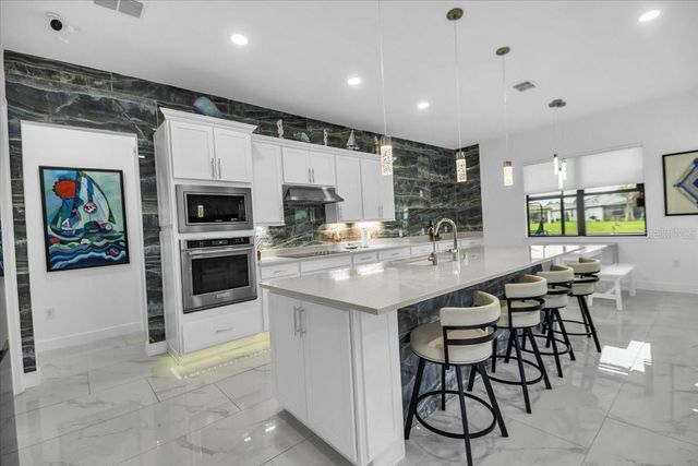 5609 CLEARWATER COURT, Lakewood Ranch, FL 34211