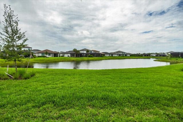 5609 CLEARWATER COURT, Lakewood Ranch, FL 34211