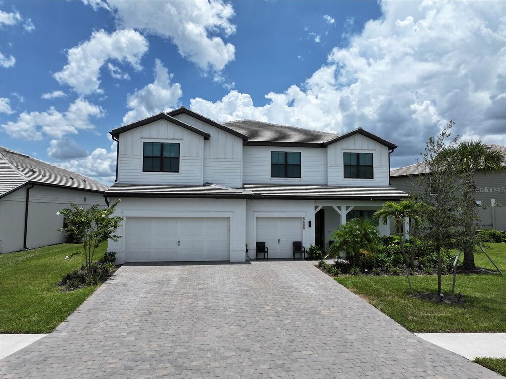 5609 CLEARWATER COURT, Lakewood Ranch, FL 34211